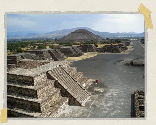 An iconic view of the Teotihuacán complex 'An iconic view of the Teotihuacán complex